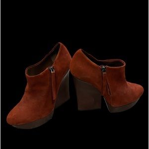 Suede 7” Heels with outer zipper.  Very Retro 😍